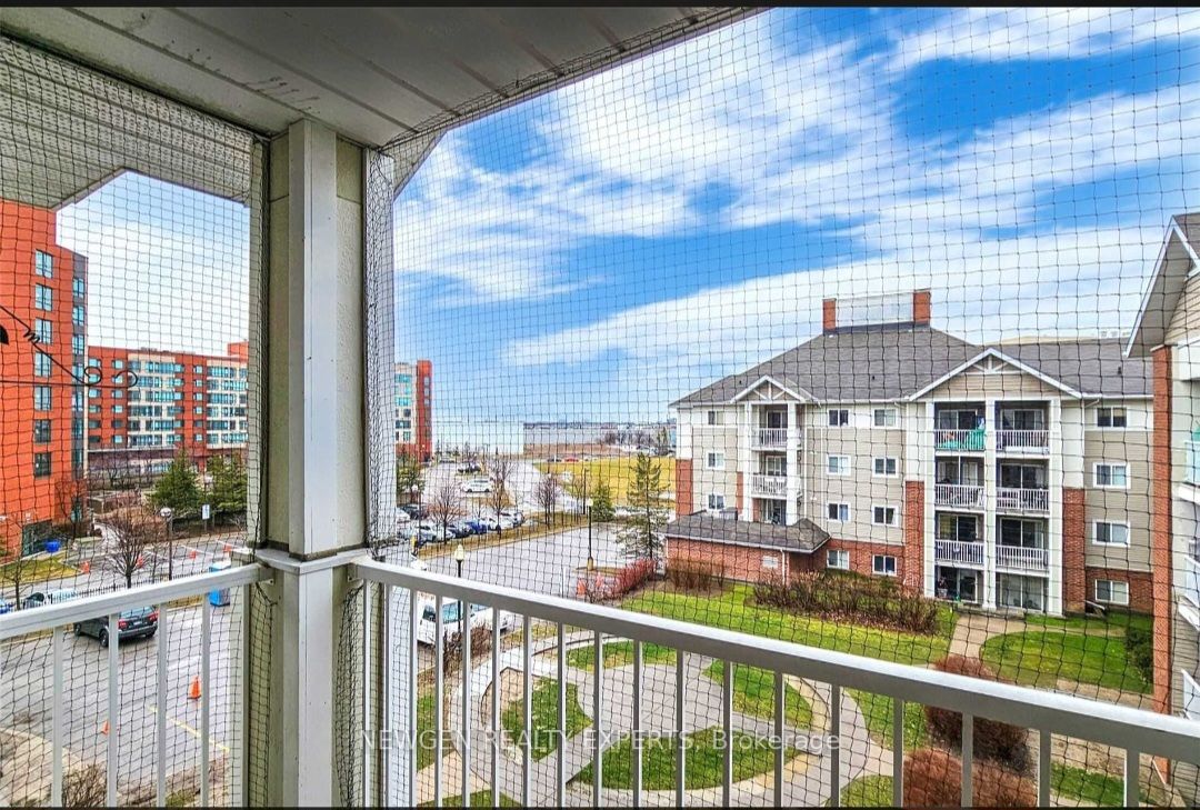 5225 Finch Ave E, #408