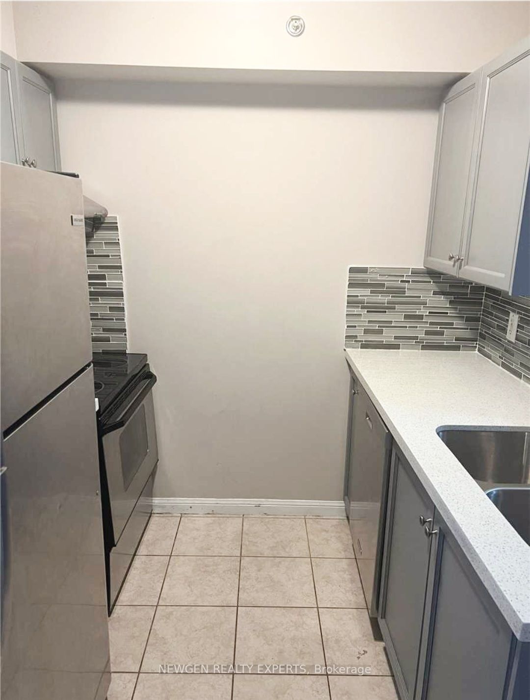 5225 Finch Ave E, #408