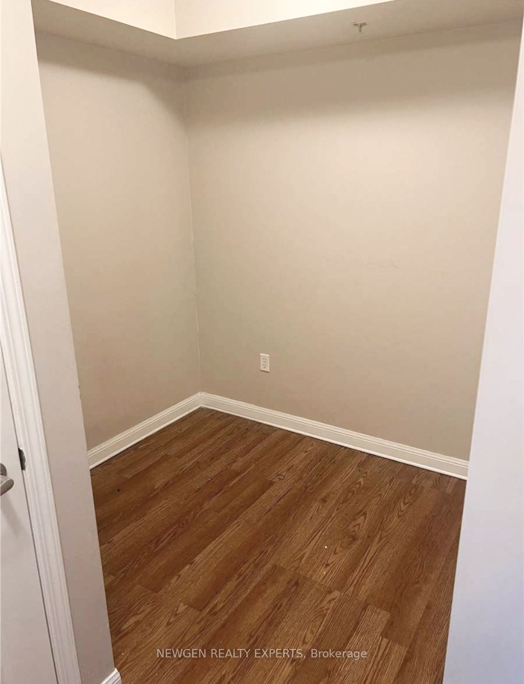5225 Finch Ave E, #408