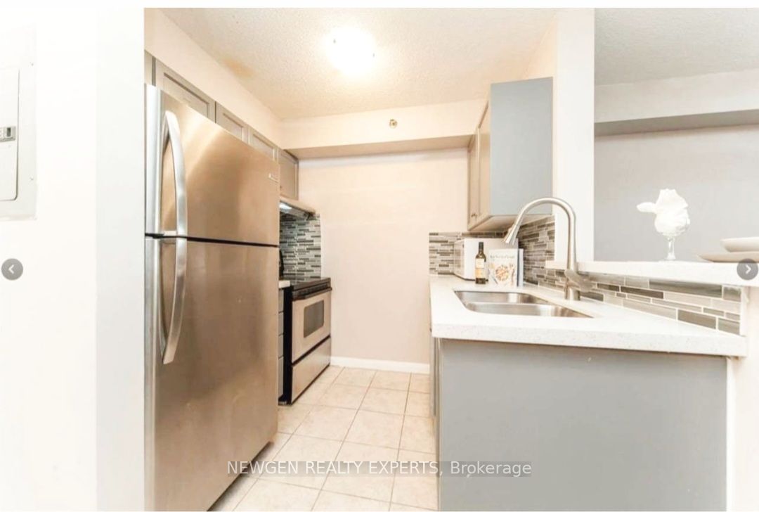 5225 Finch Ave E, #408