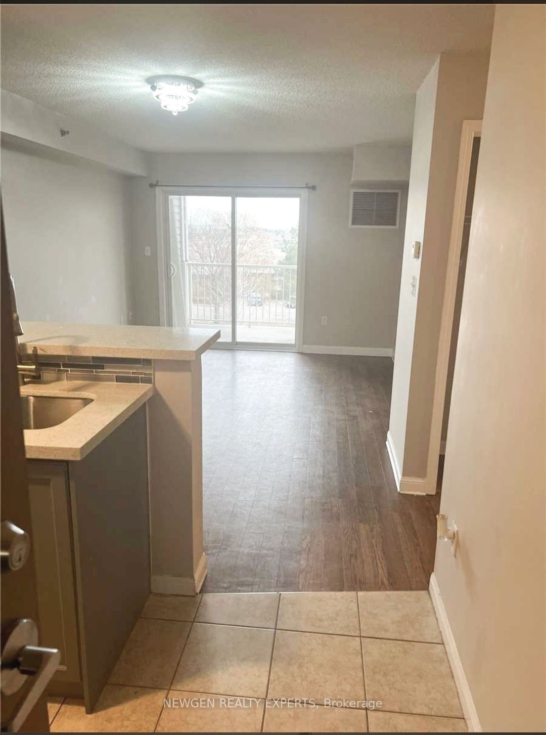 5225 Finch Ave E, #408