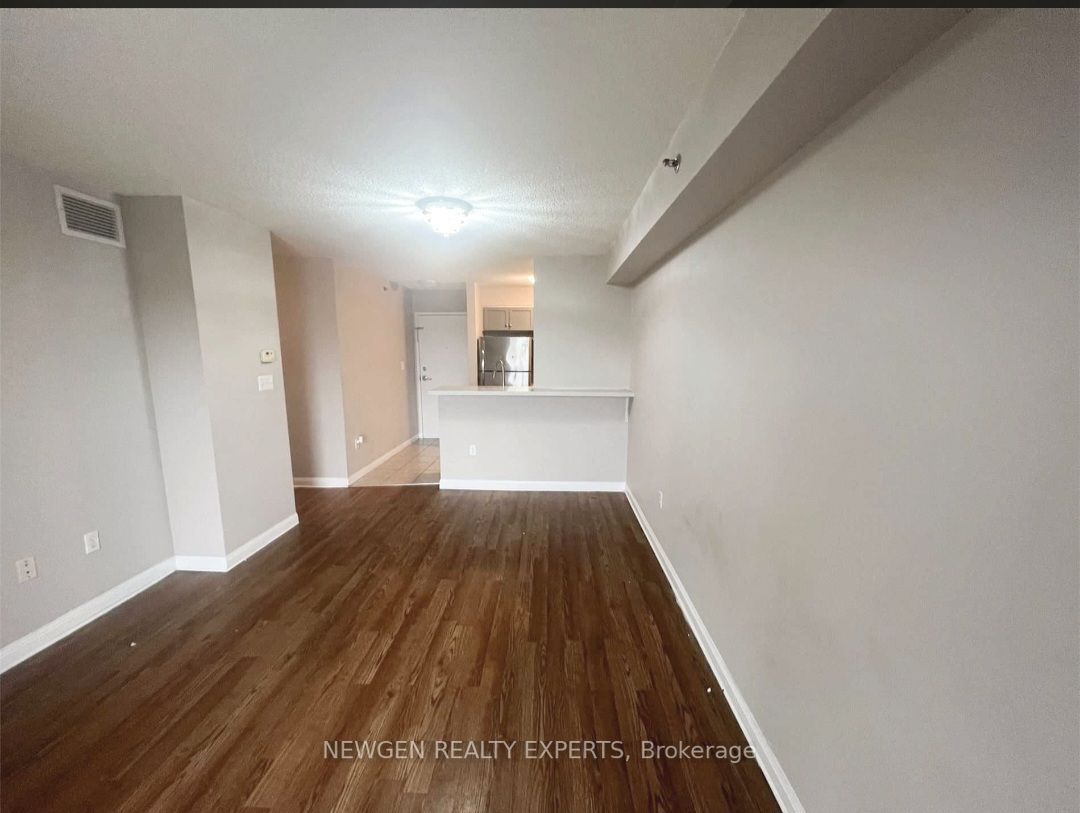5225 Finch Ave E, #408