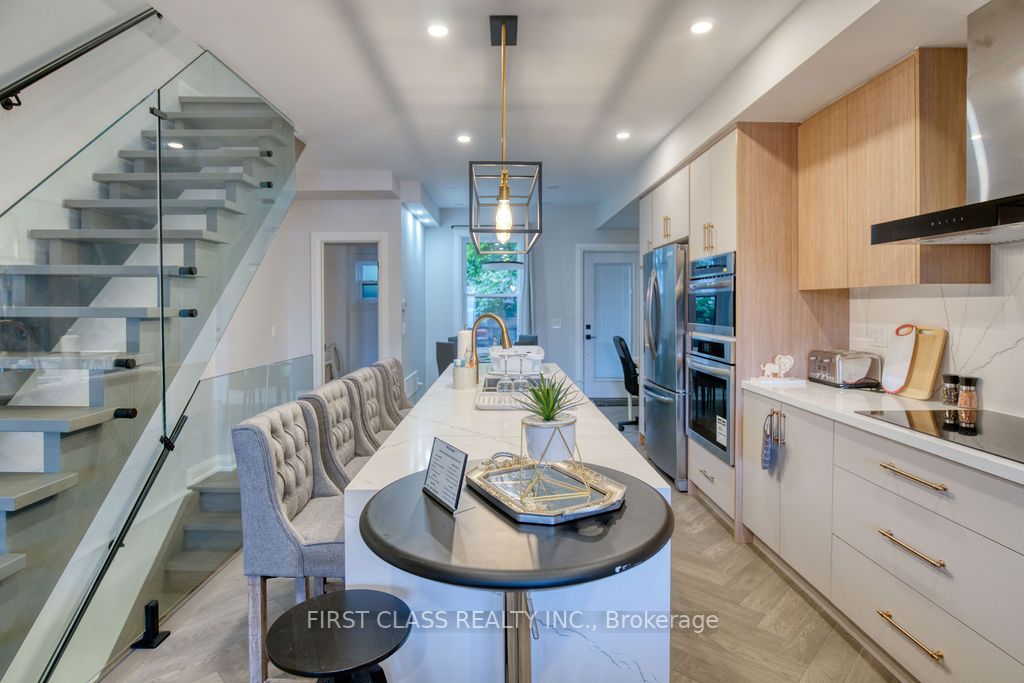 24 Erindale Ave