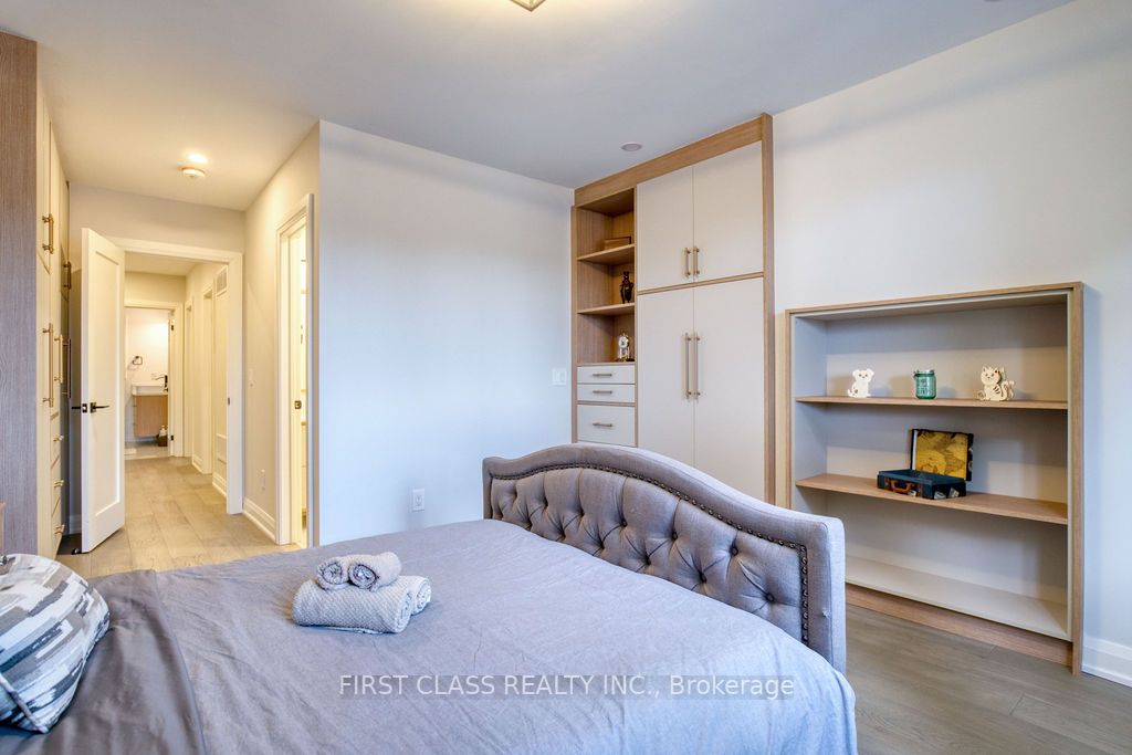24 Erindale Ave