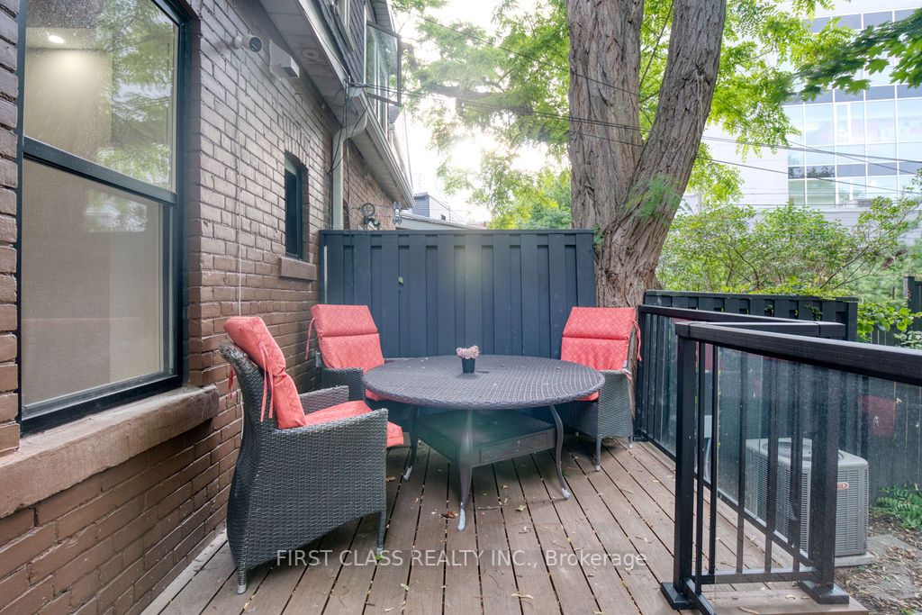 24 Erindale Ave