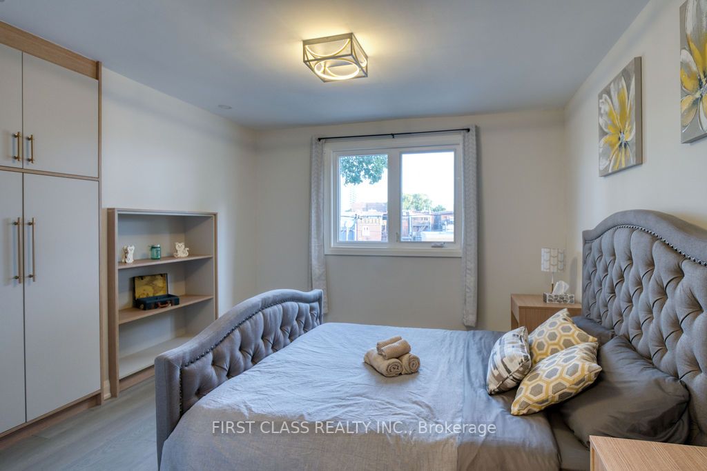 24 Erindale Ave