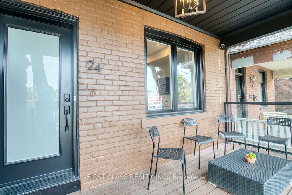24 Erindale Ave