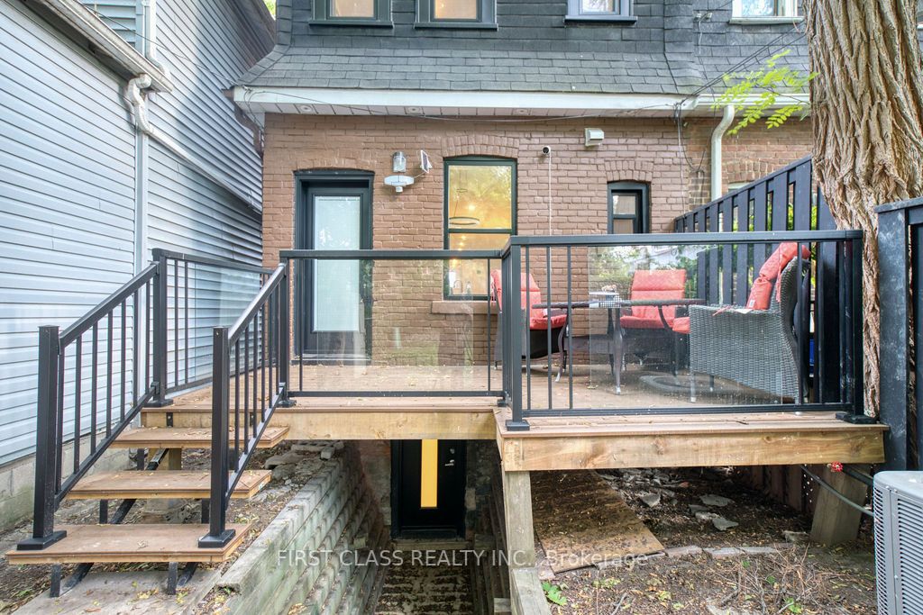 24 Erindale Ave