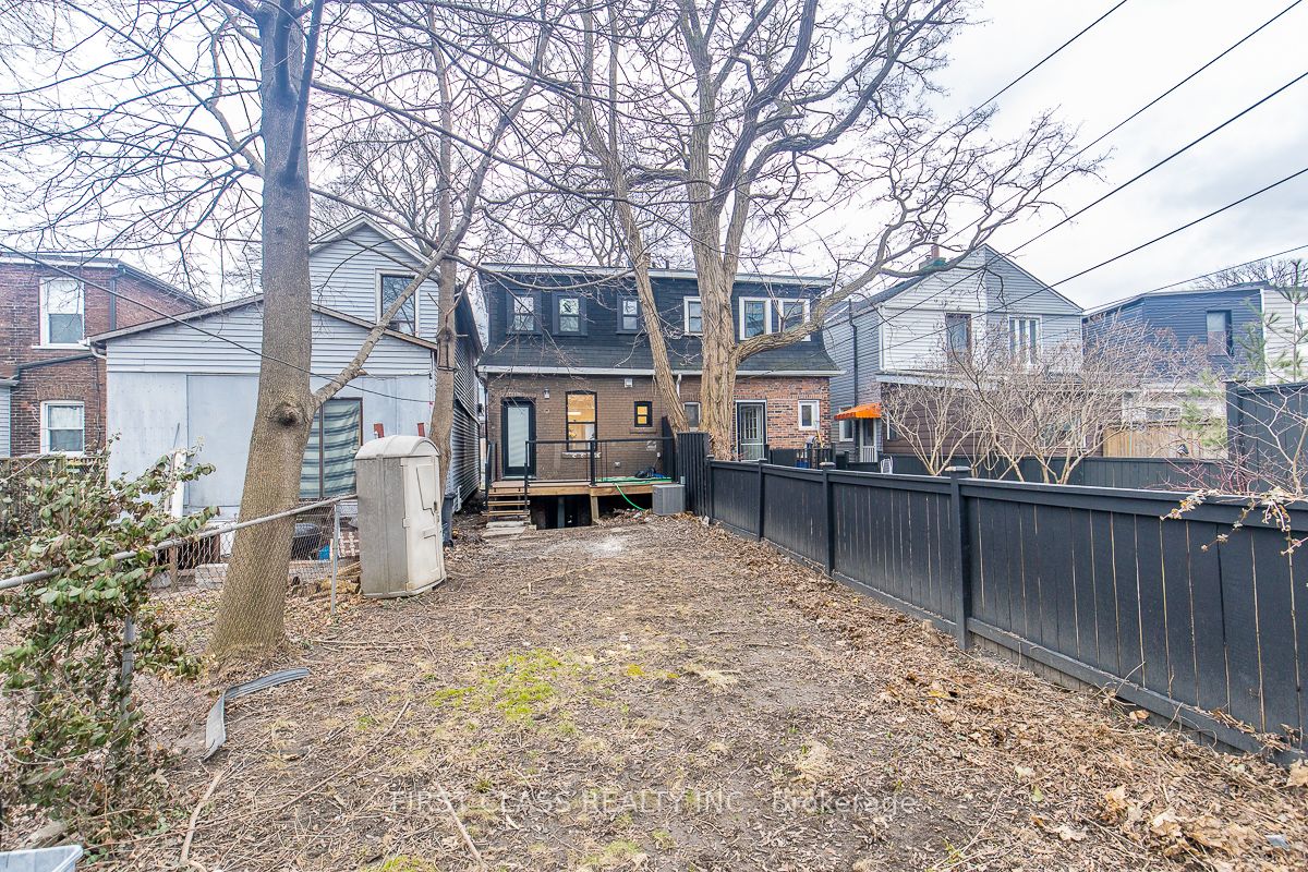 24 Erindale Ave