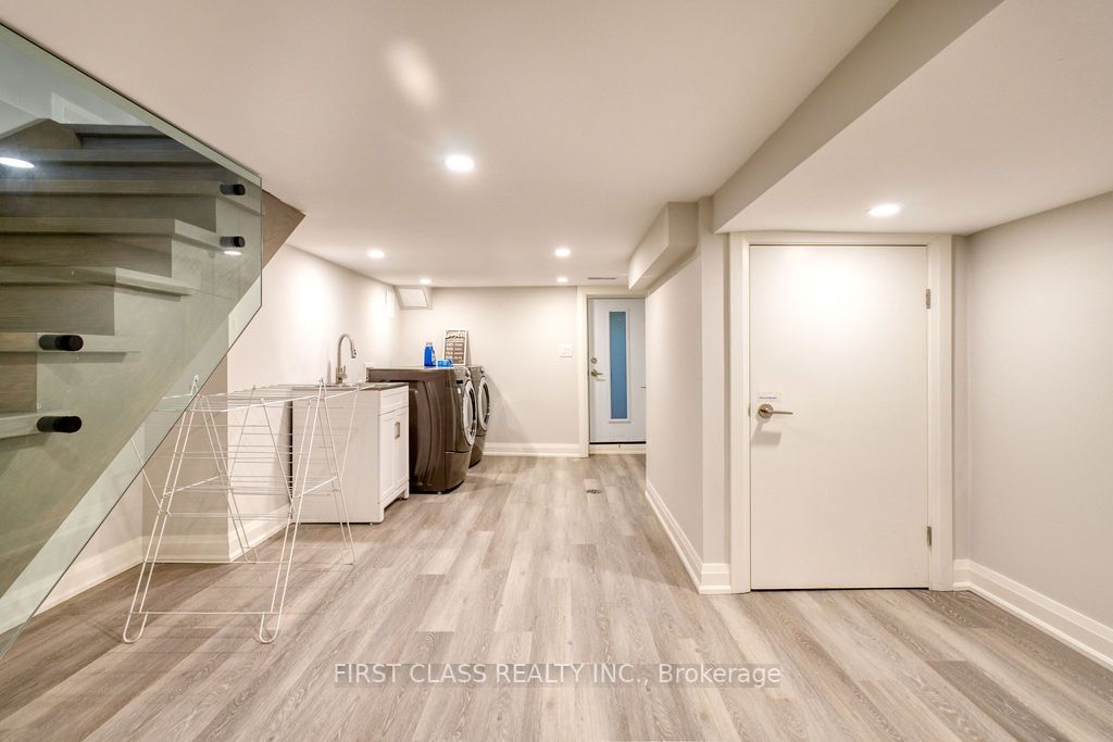 24 Erindale Ave