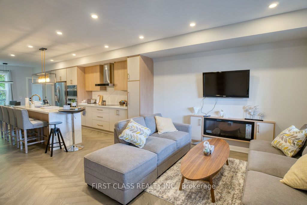24 Erindale Ave