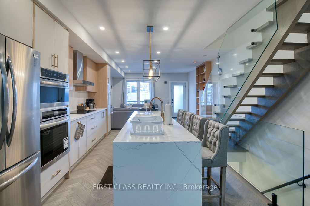 24 Erindale Ave