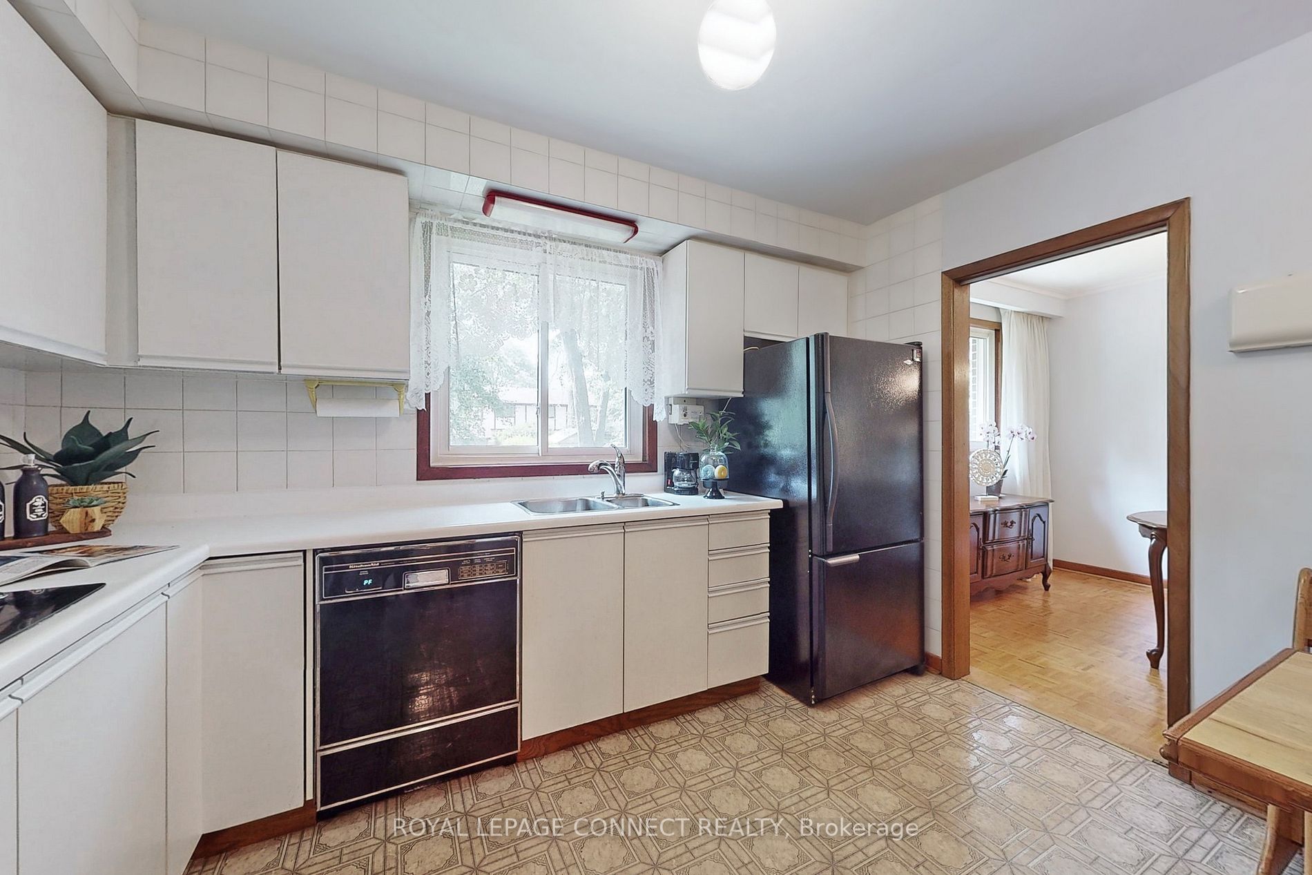 95 Lawson Rd