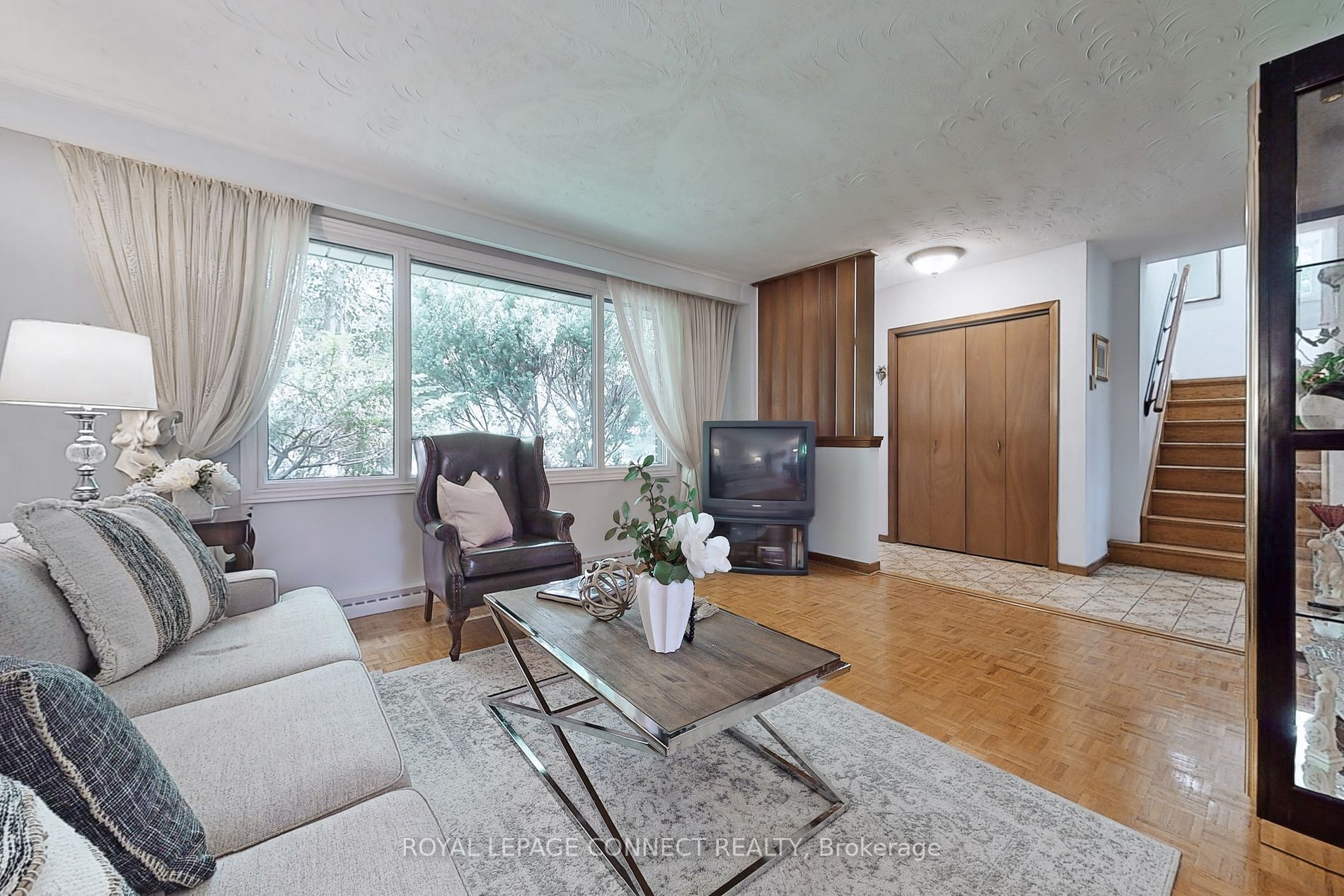 95 Lawson Rd