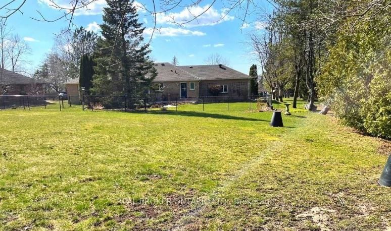 97 Ambleside Dr