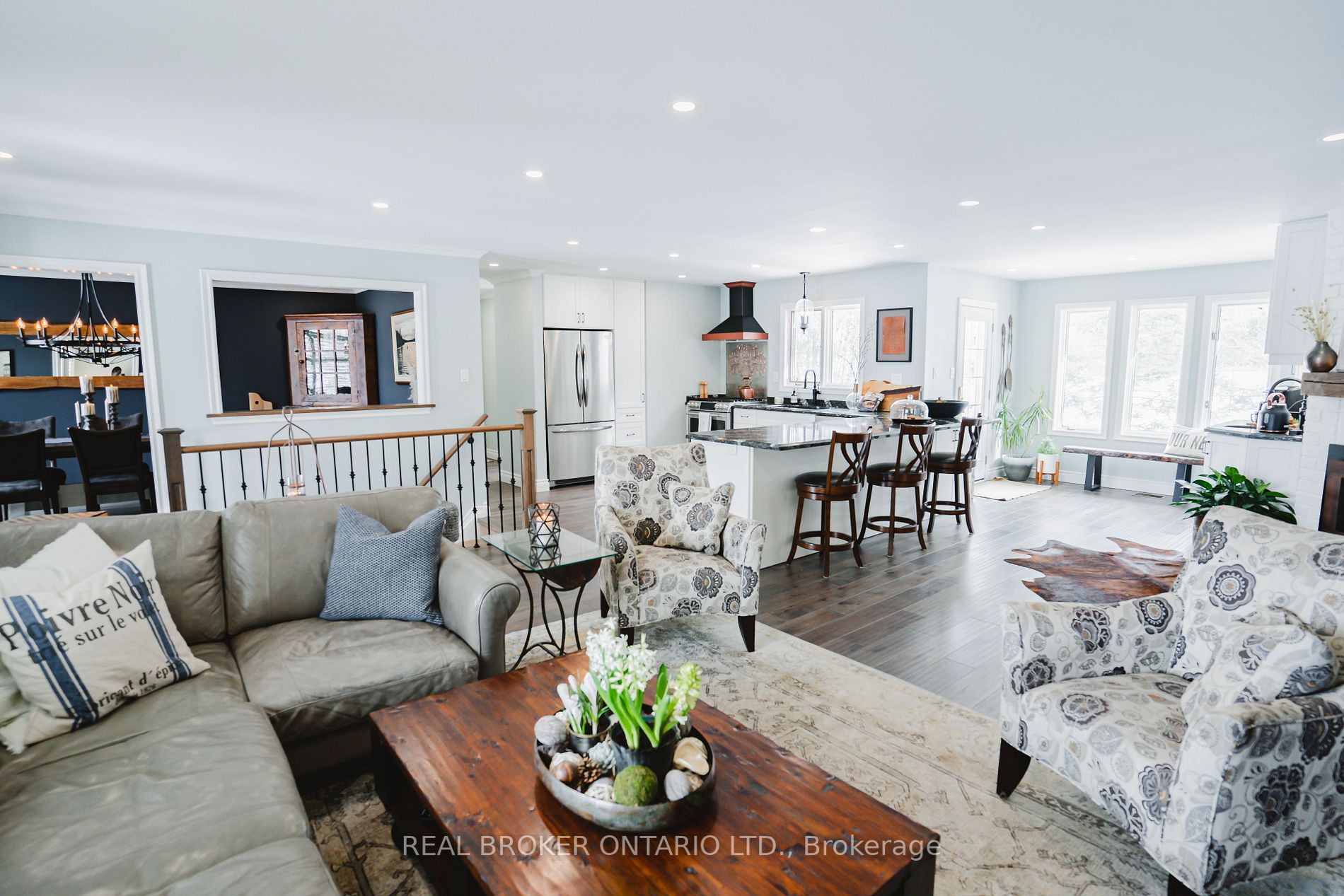 97 Ambleside Dr