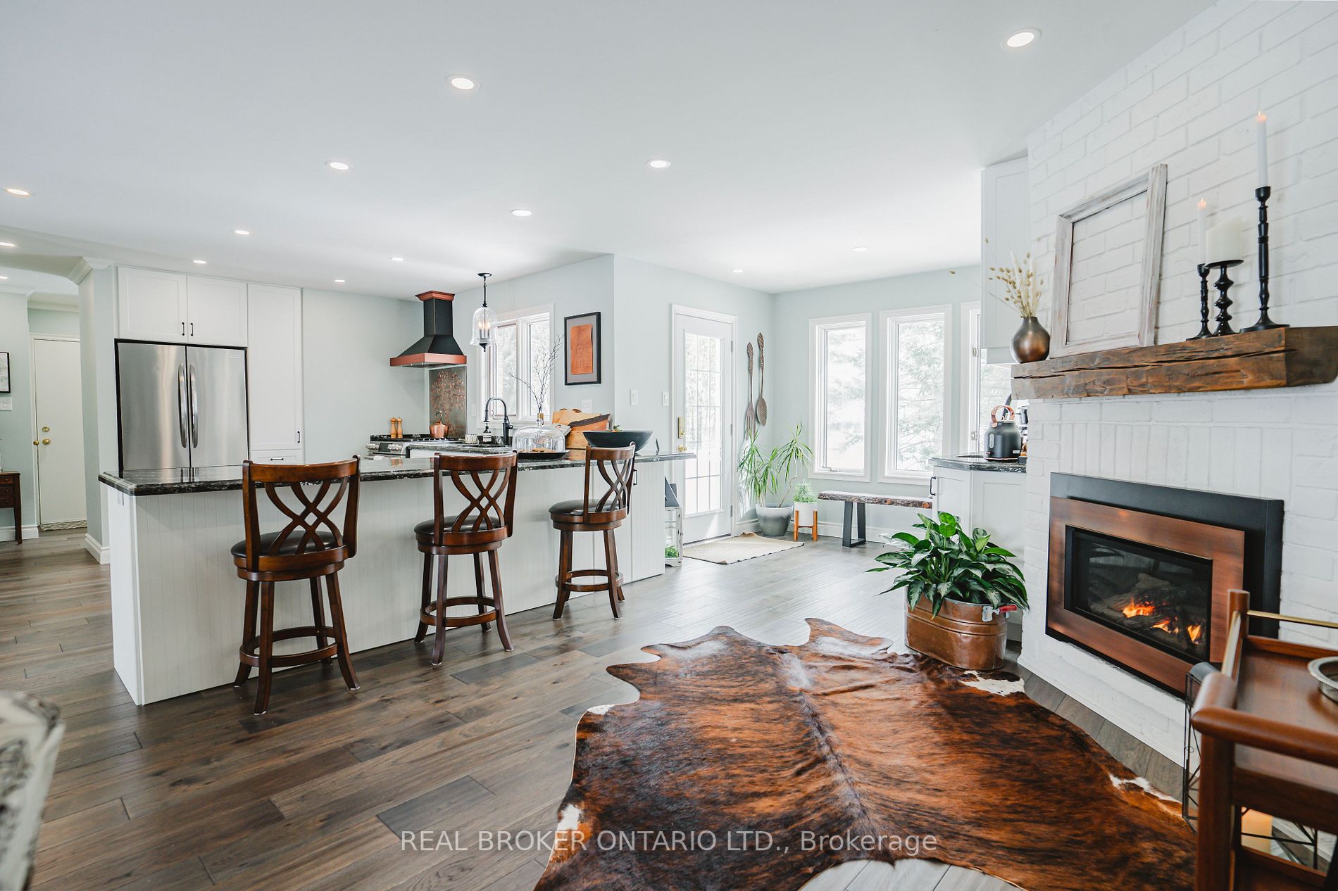 97 Ambleside Dr