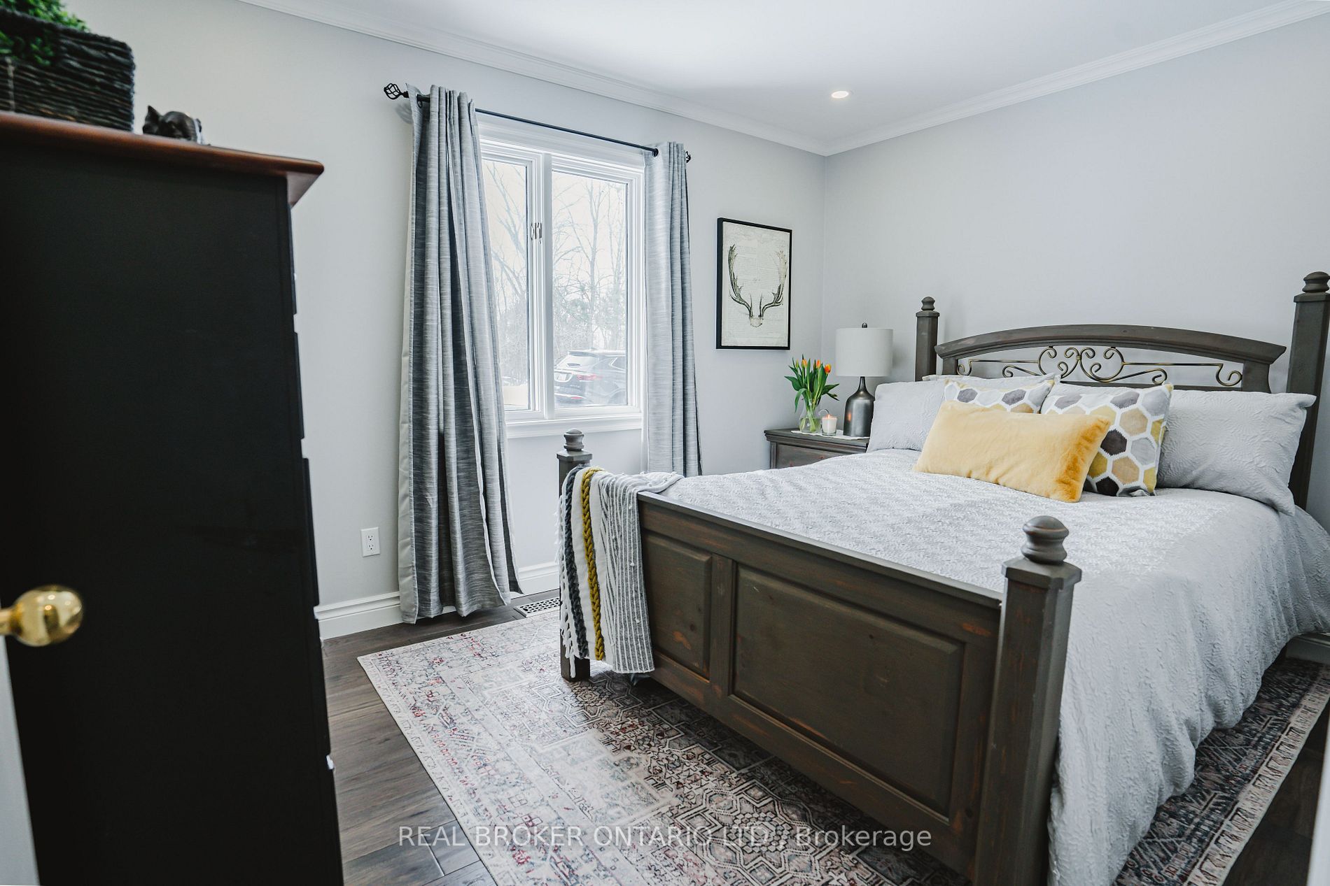 97 Ambleside Dr