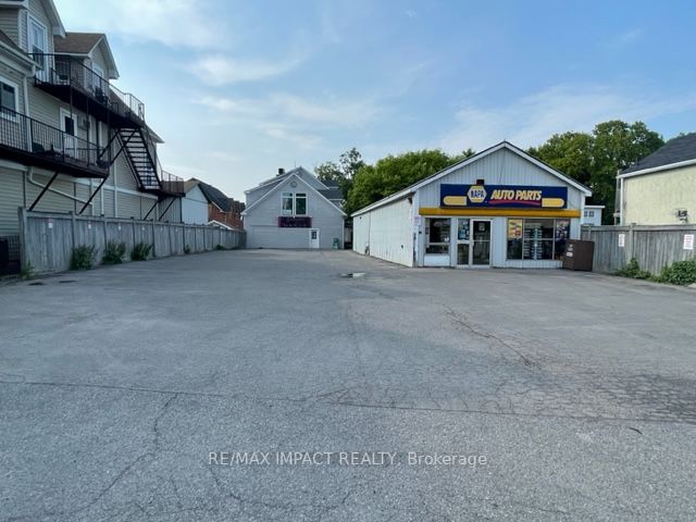 180 Mary St, #4