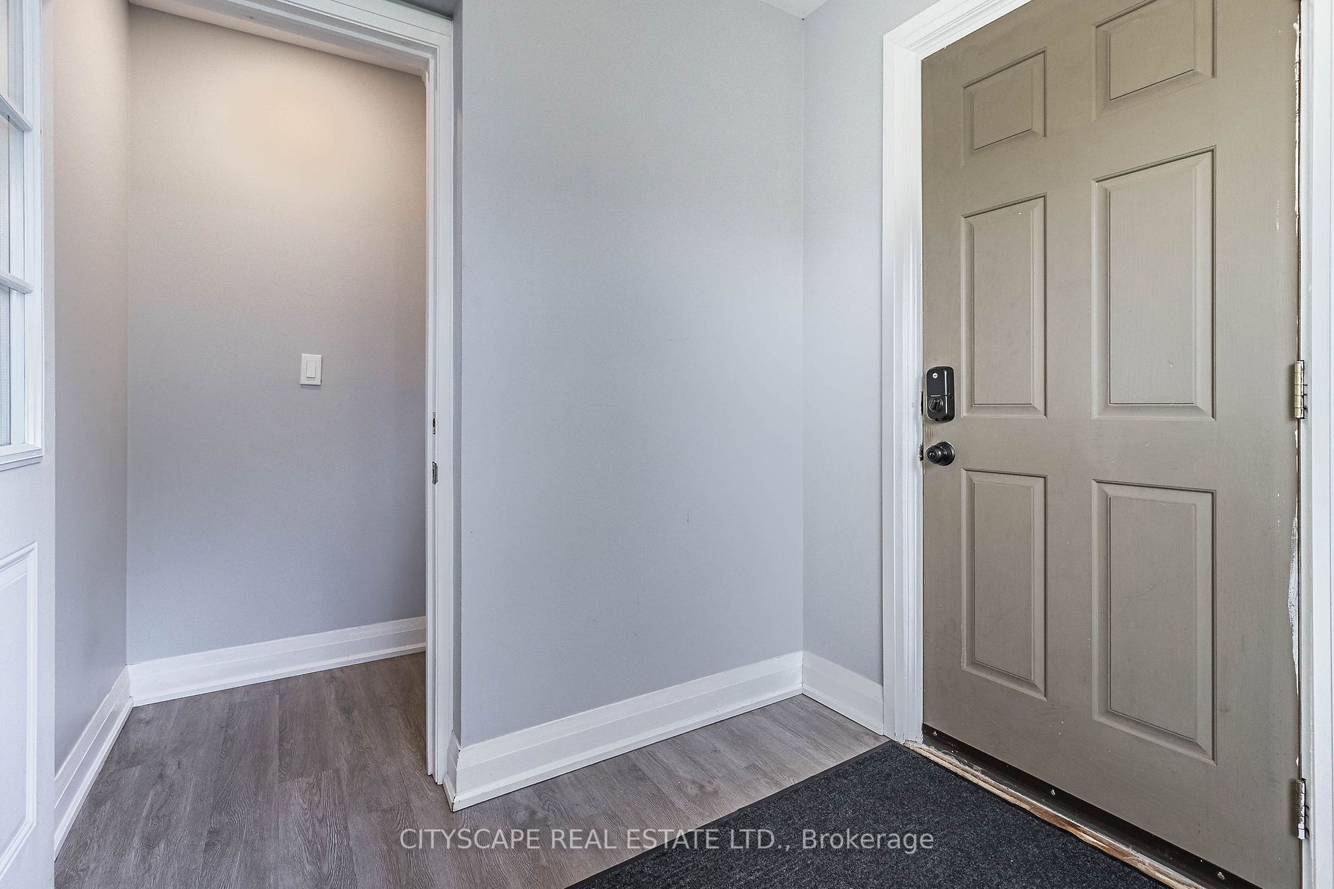 18 Church St S
