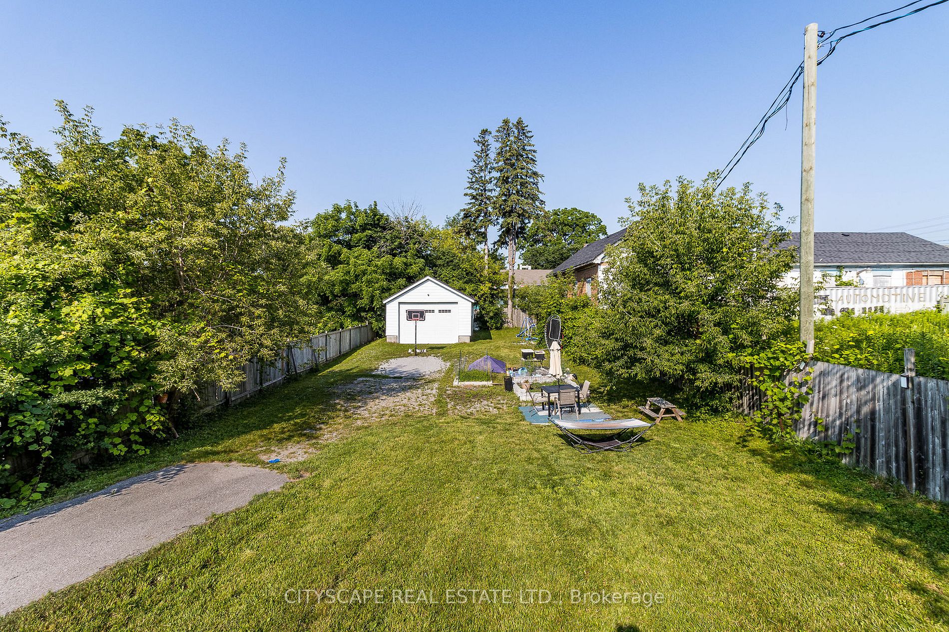 18 Church St S