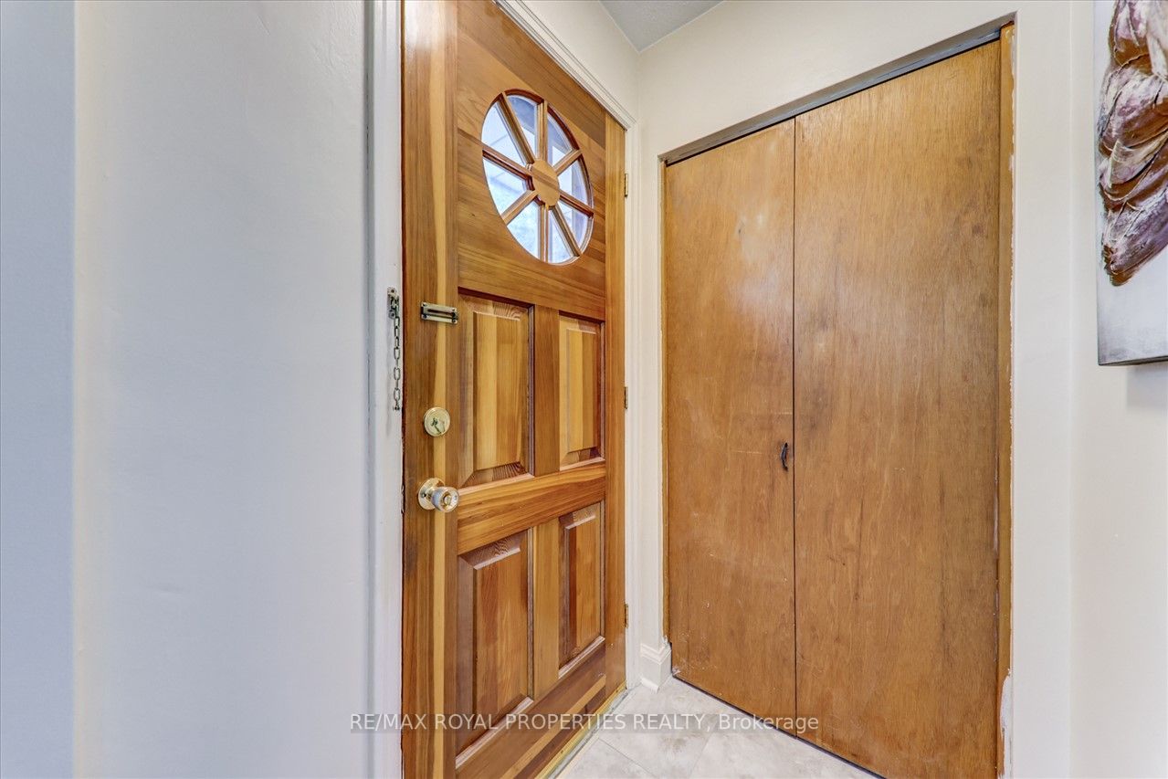 20 Florens Ave