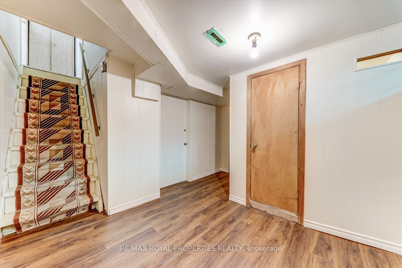 20 Florens Ave
