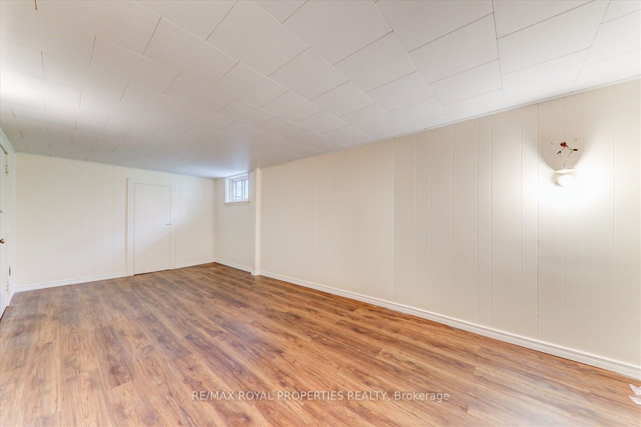 20 Florens Ave