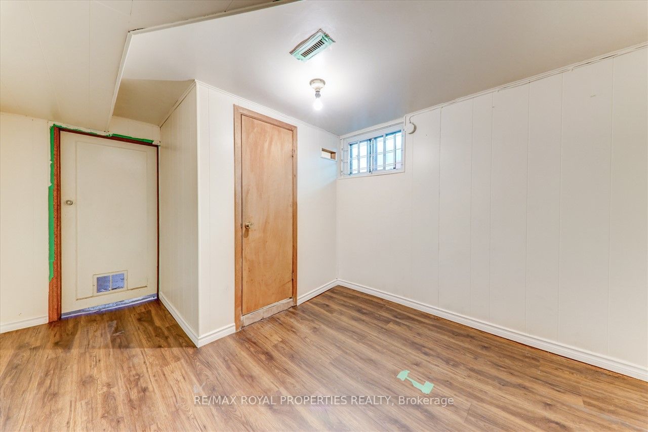 20 Florens Ave