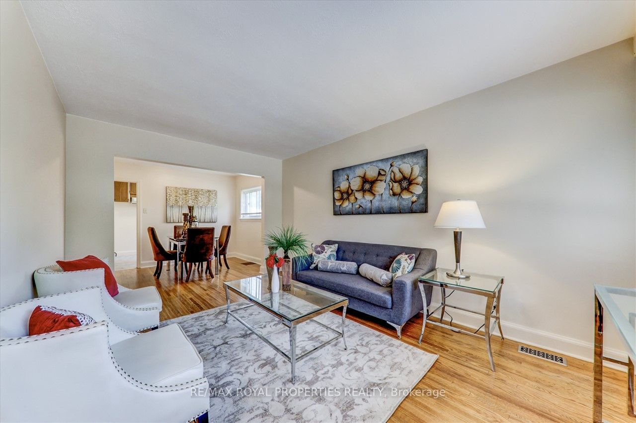 20 Florens Ave