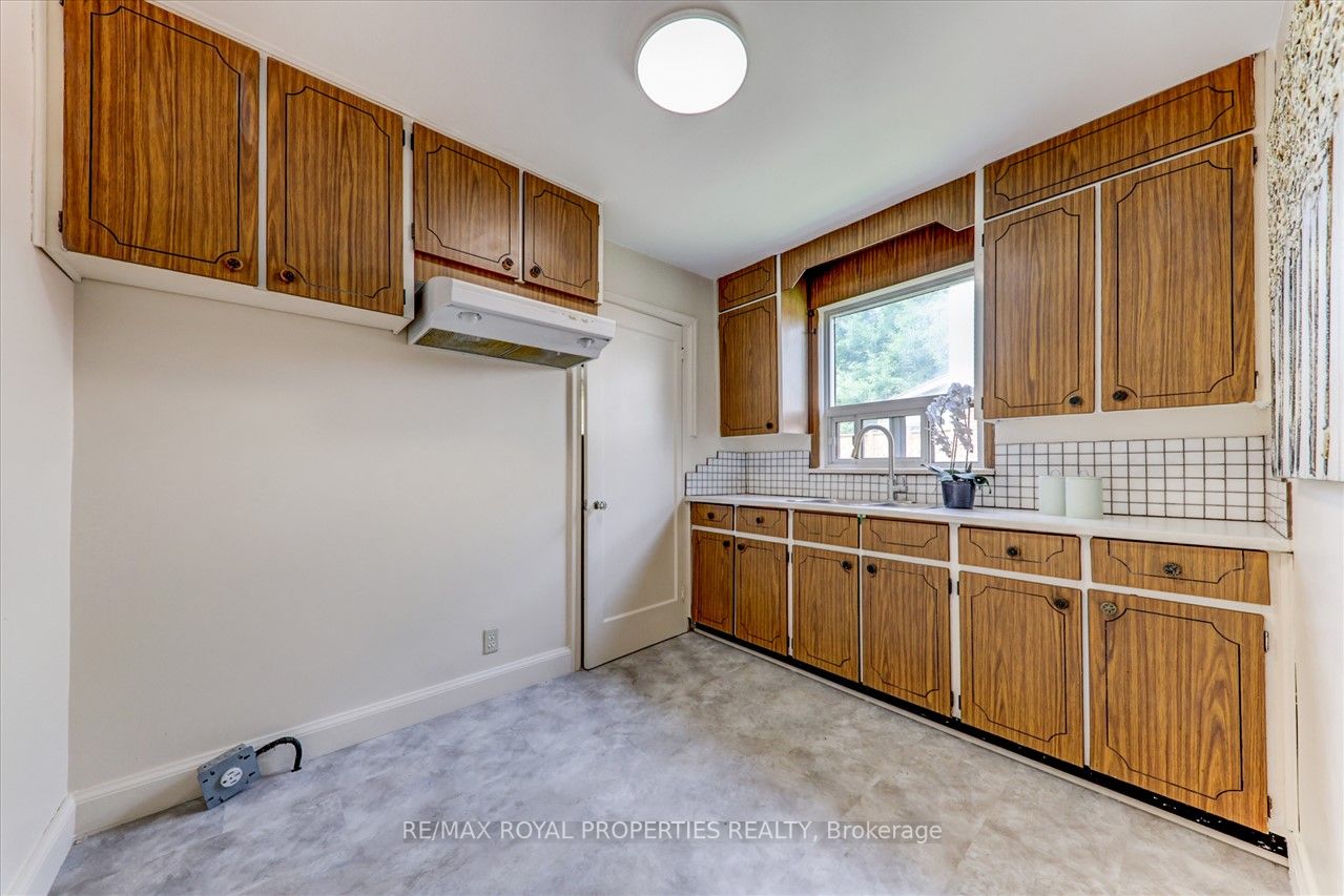 20 Florens Ave