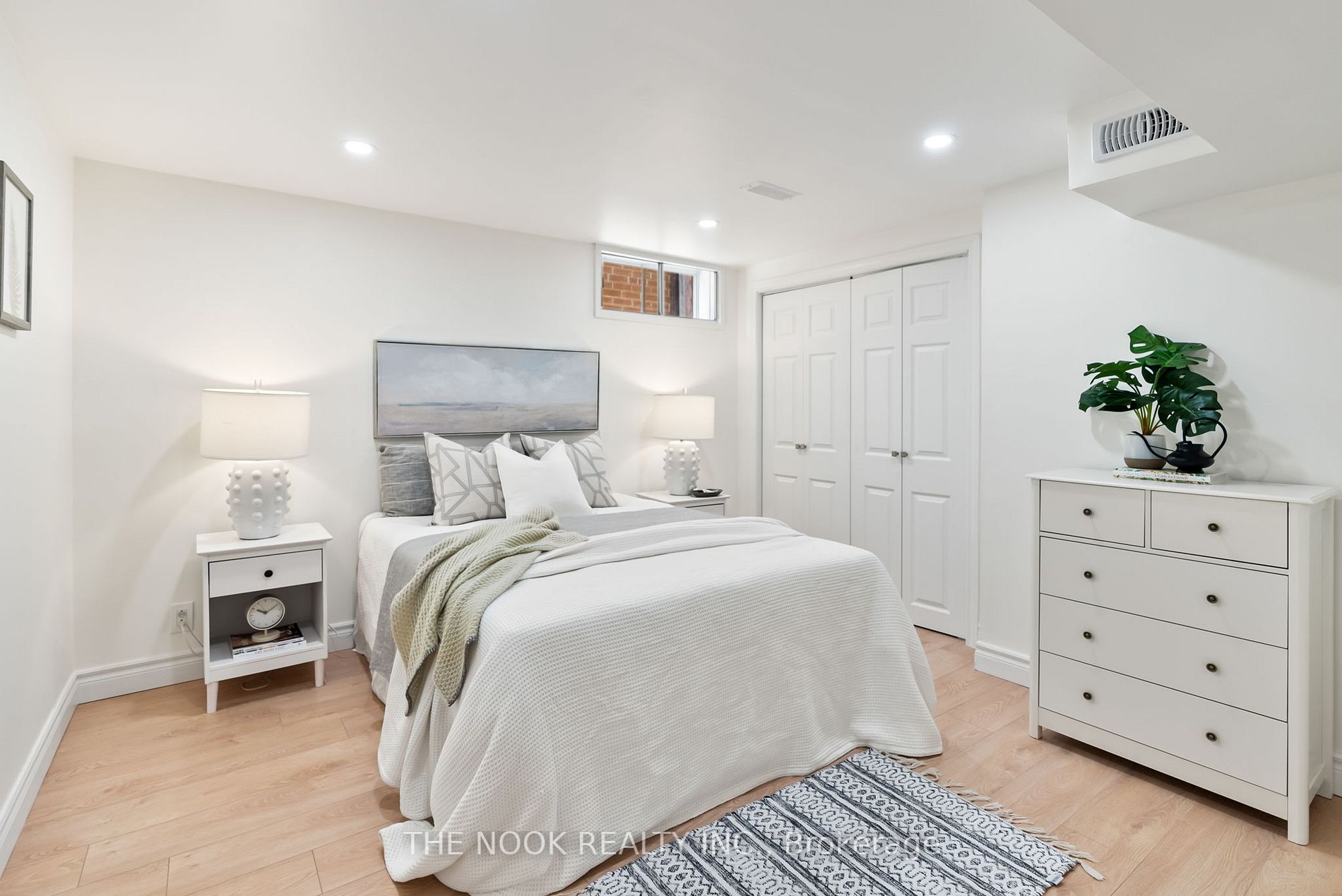 25 Deekshill Dr