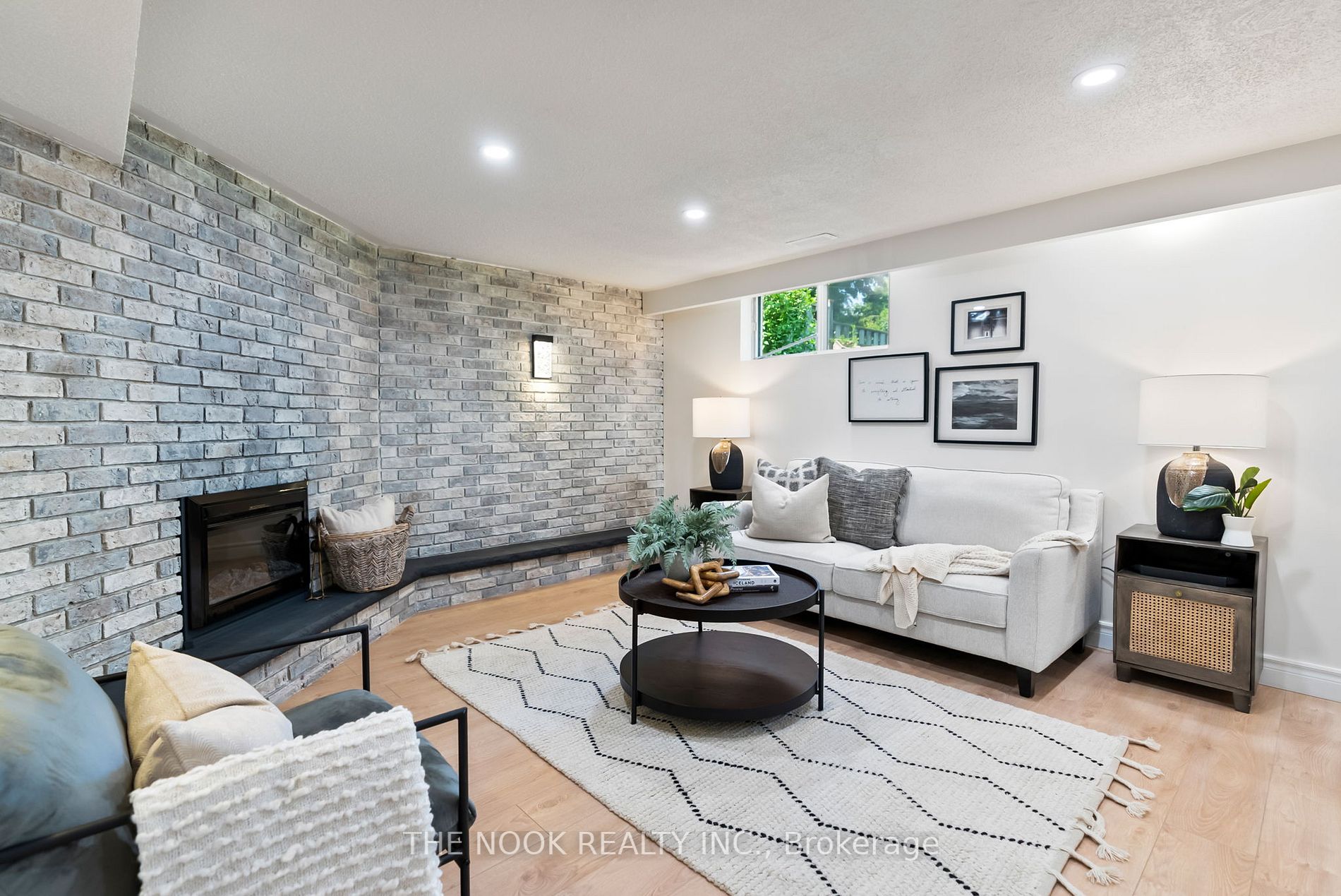 25 Deekshill Dr