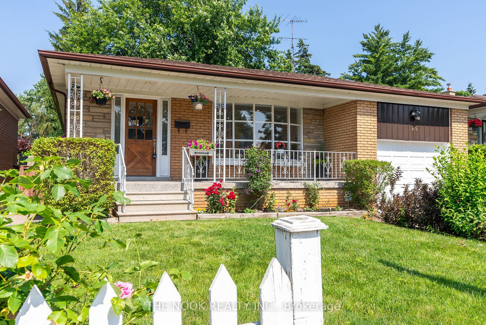 25 Deekshill Dr