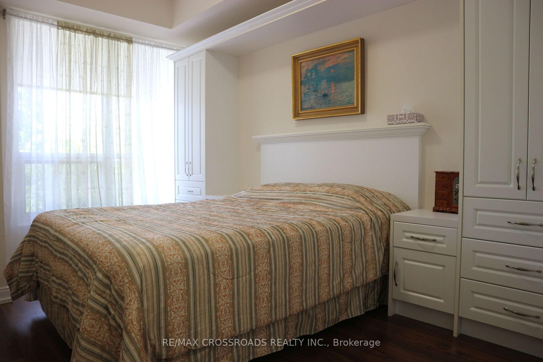 181 Village Green Sq, #218