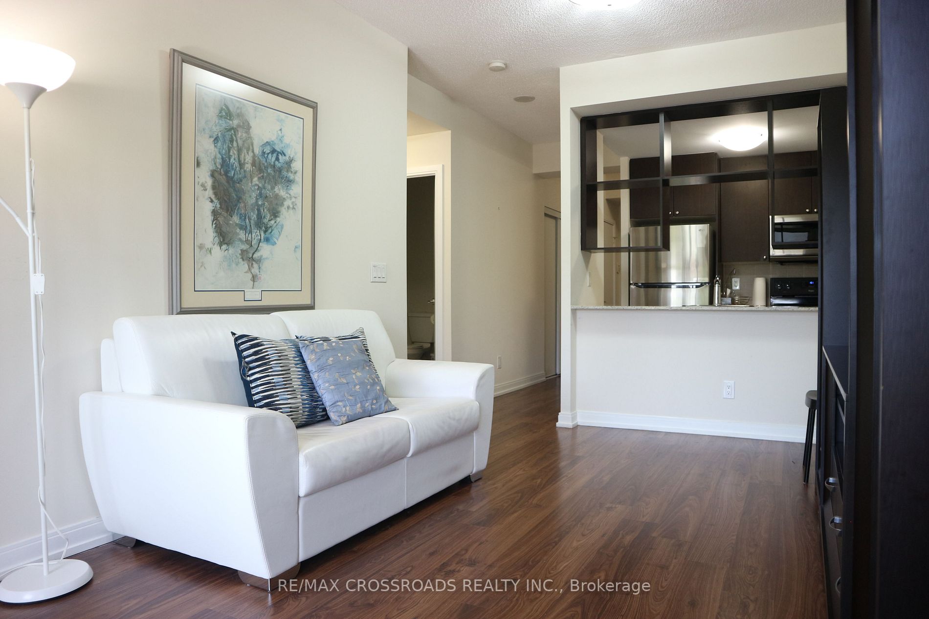 181 Village Green Sq, #218