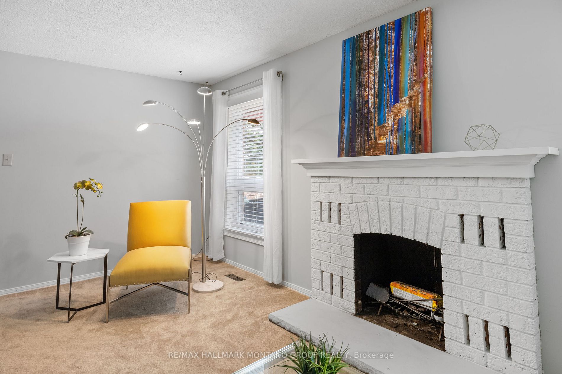 647 Weyburn Square