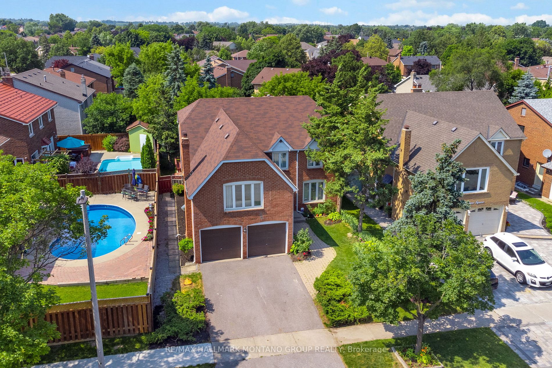 647 Weyburn Square