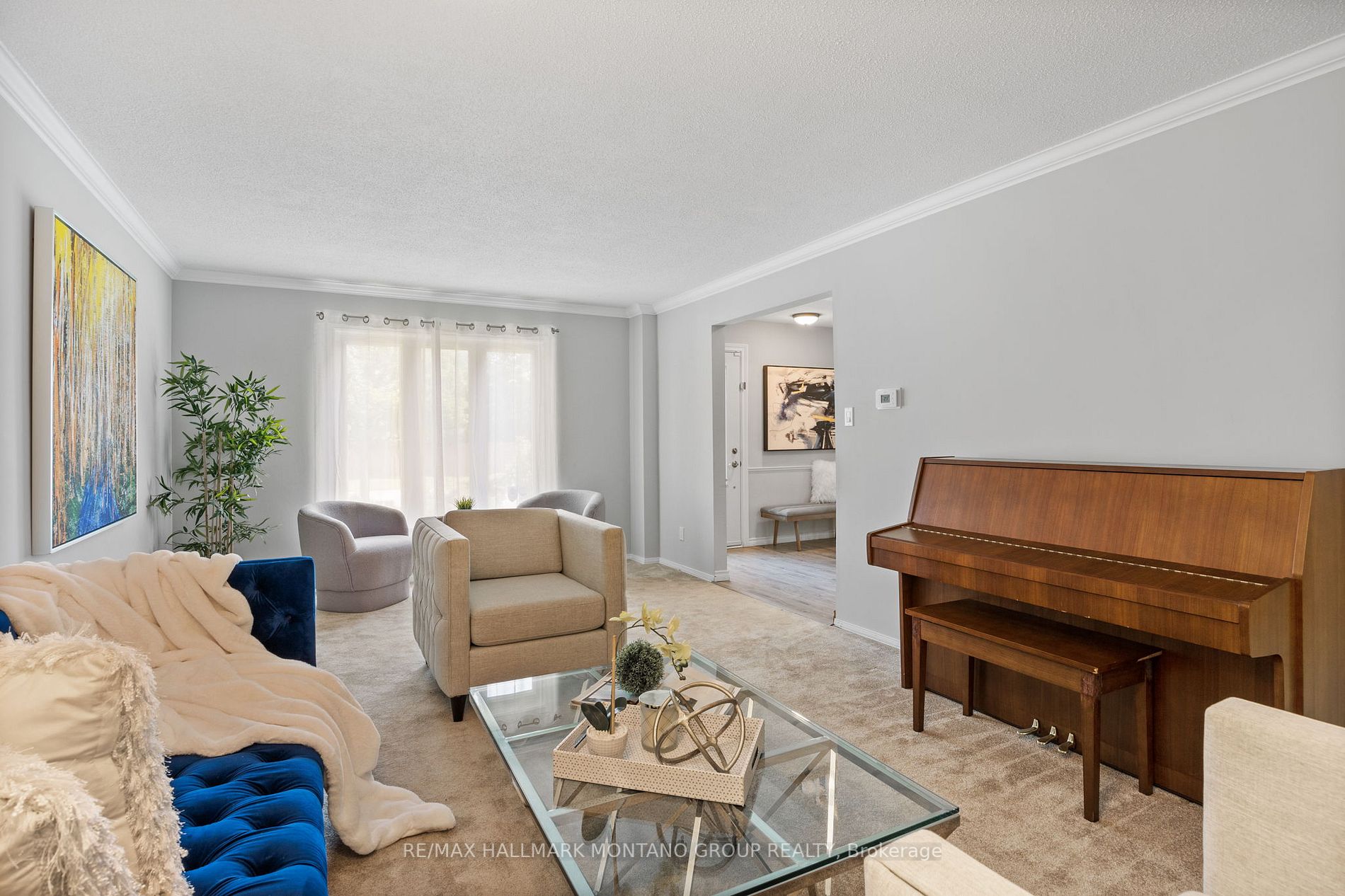 647 Weyburn Square