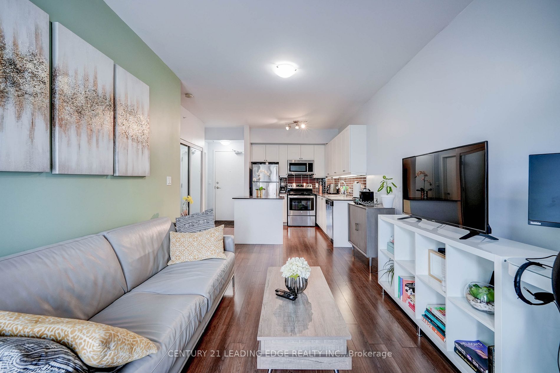 3560 St. Clair Ave E, #212
