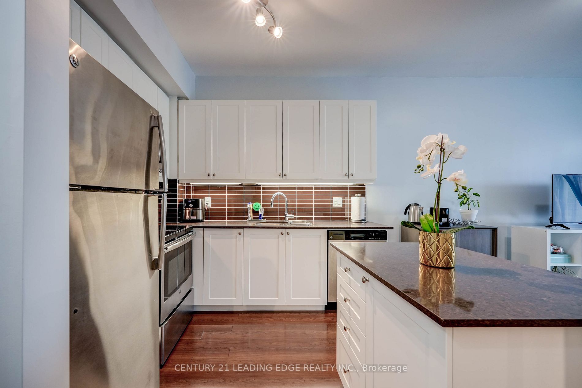 3560 St. Clair Ave E, #212