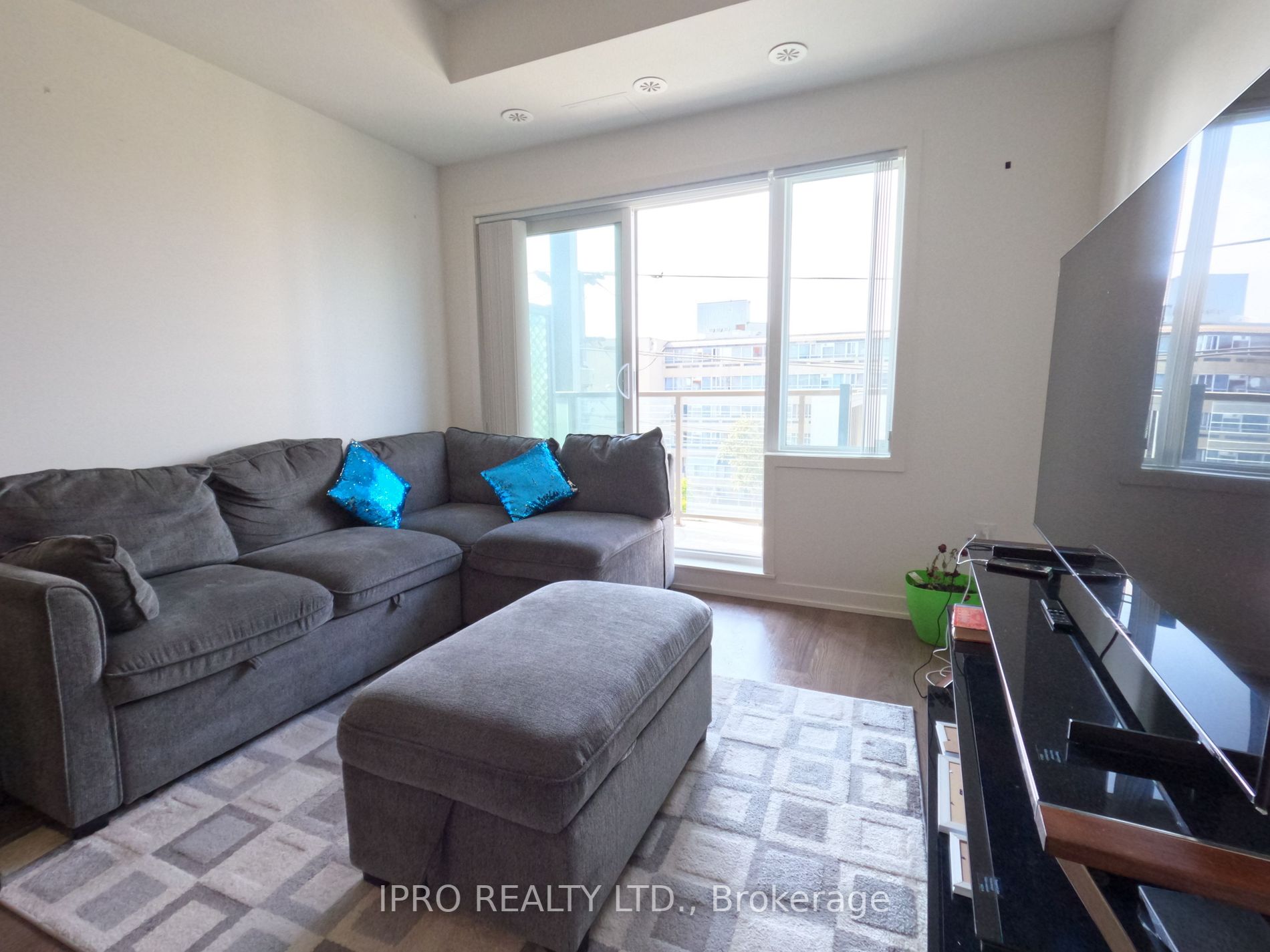 5131 Sheppard Ave E, #401