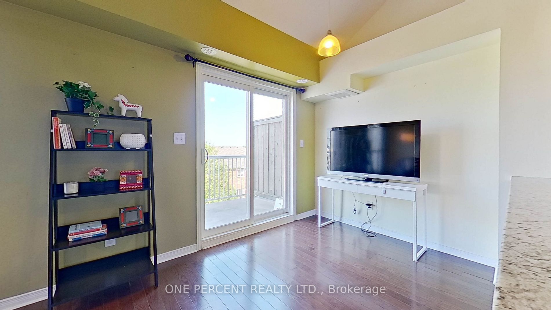 655D Warden Avenue, #72