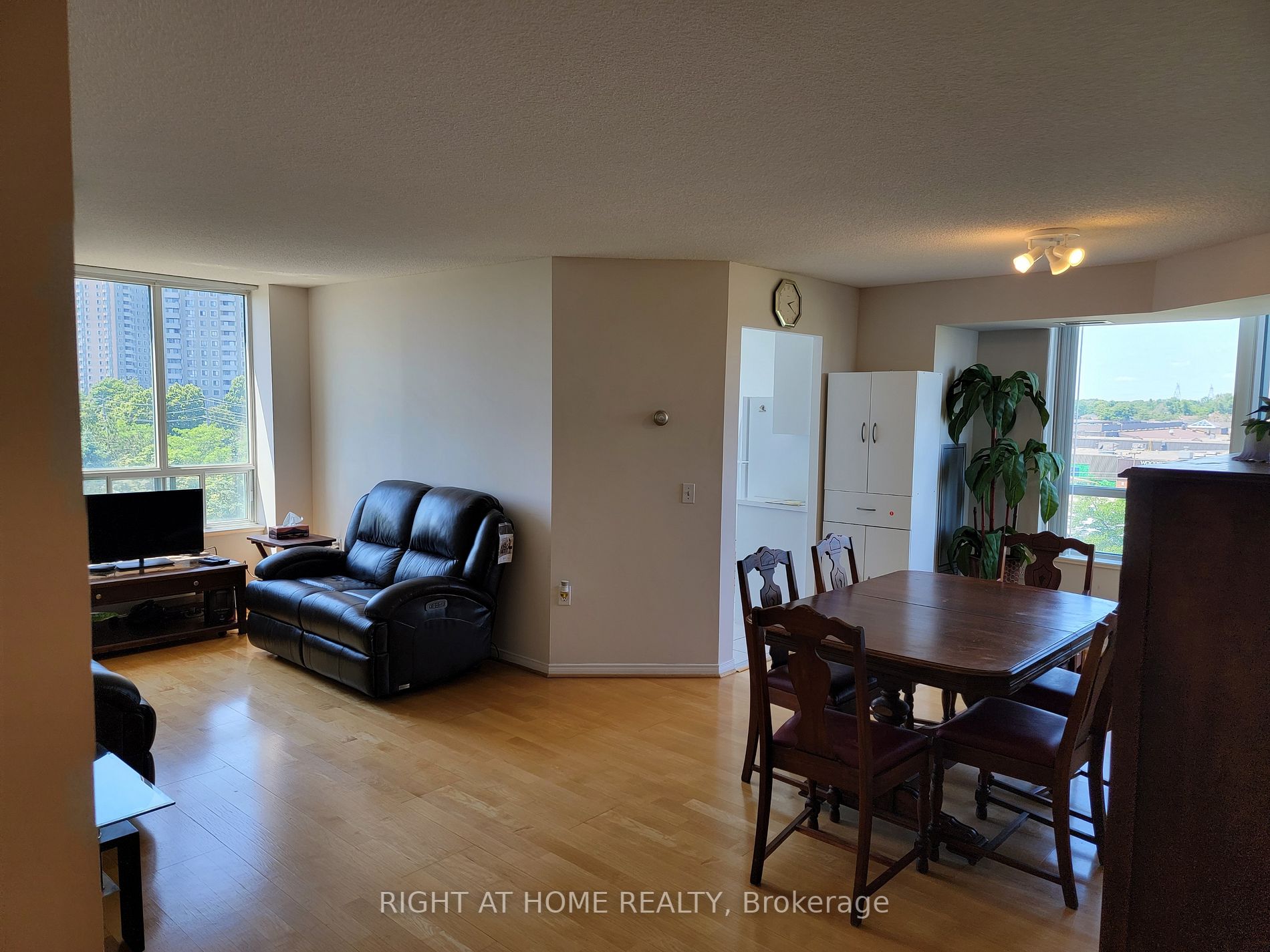5001 Finch Ave E, #705