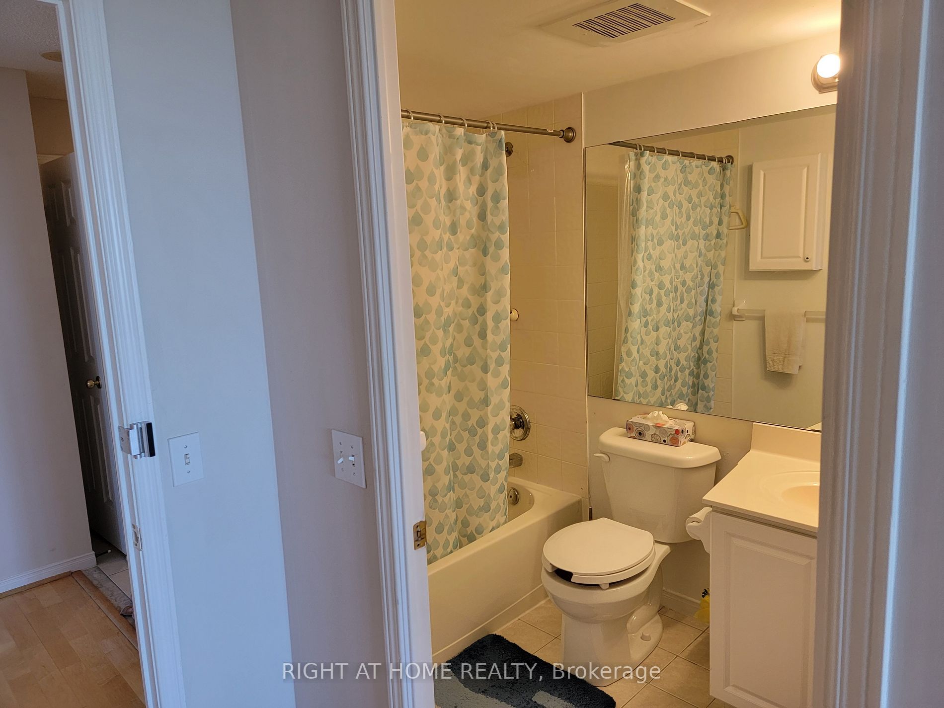 5001 Finch Ave E, #705