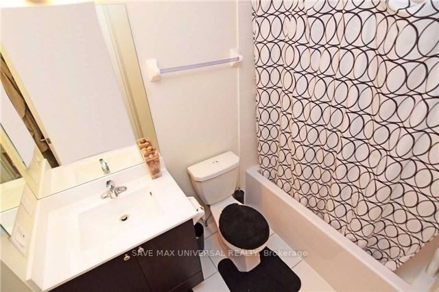 151 Village Green Sq, #Ph09