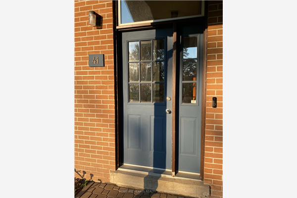 41 Dearham Wood, Toronto