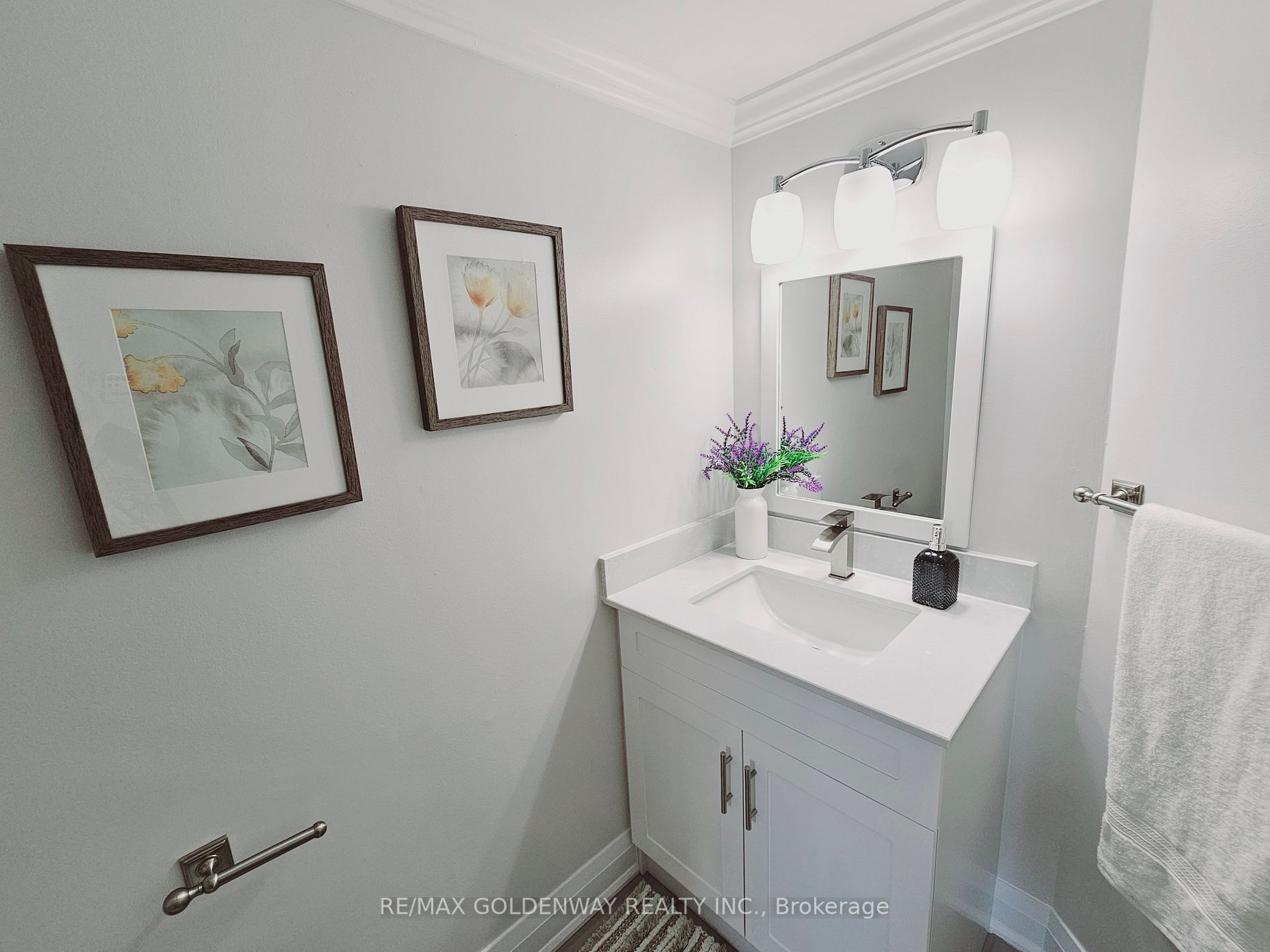 2 Westney Rd N, #1204