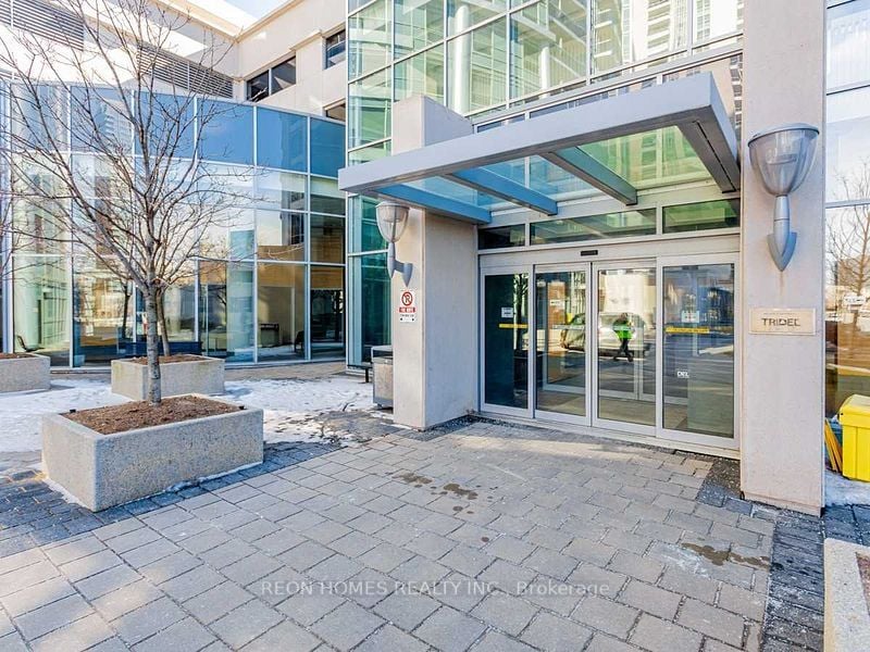 125 Village Green Sq, #1902