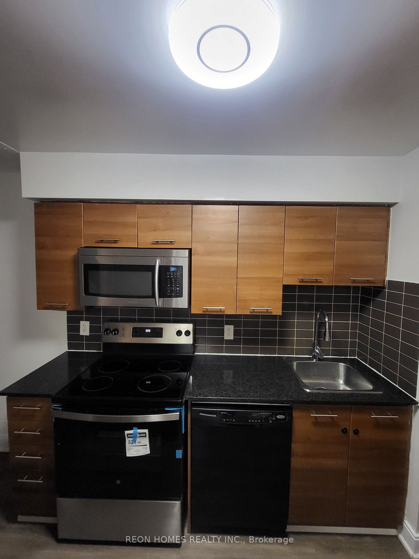 125 Village Green Sq, #1902